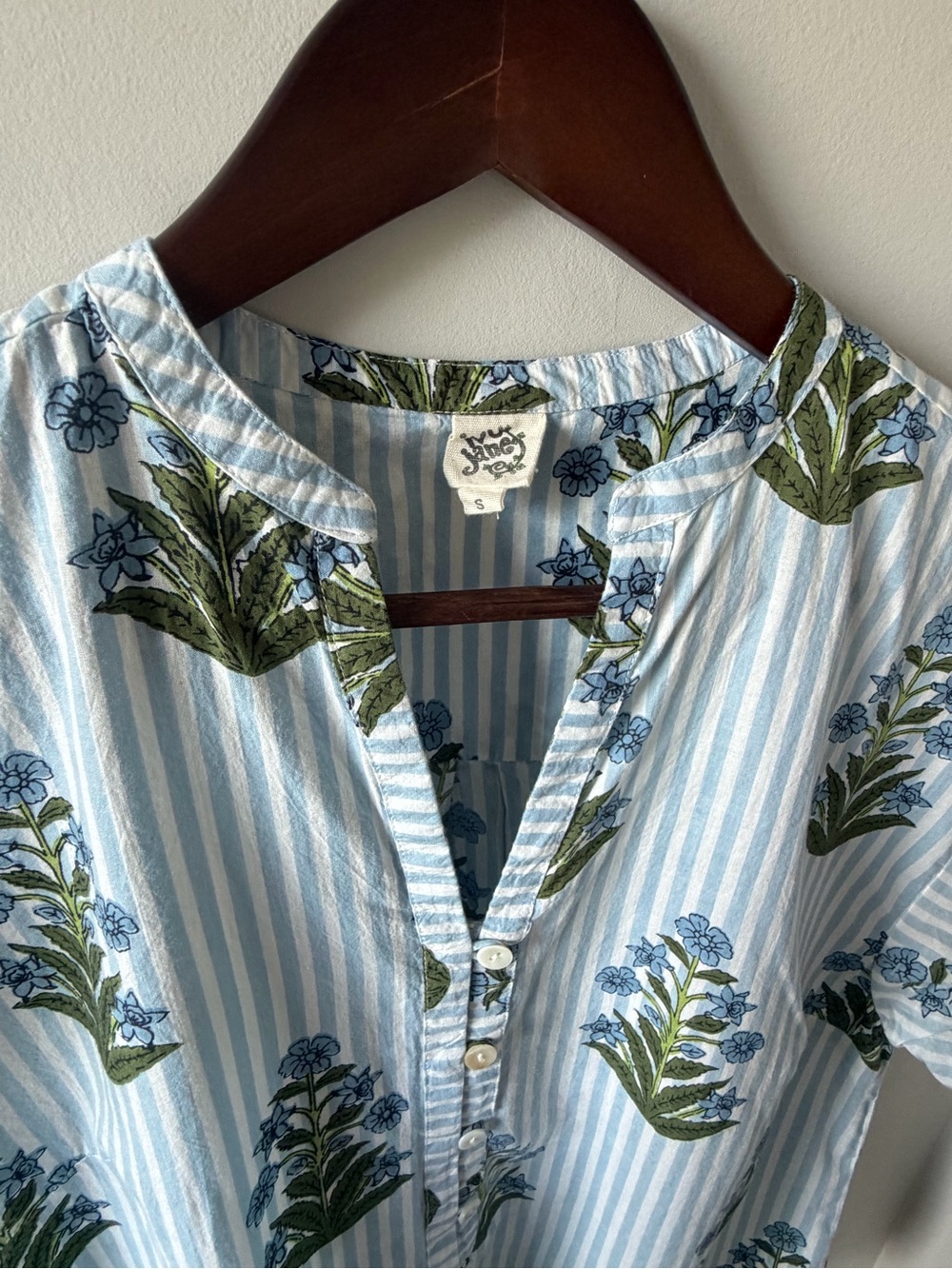 Ivy Jane | Blue Stripe Floral Button Front Blouse | Small - Picture 7 of 11